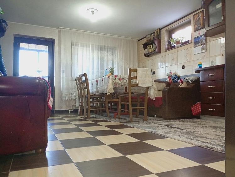 Vilă Spațioasă (228 mp) – Finisaje Premium din Lemn Masiv & stucco - 11