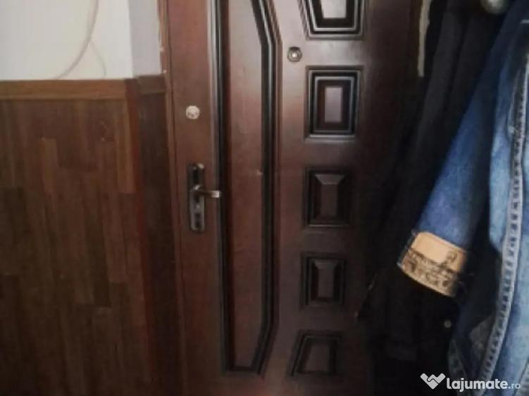 Apartament 3 camere, 38 mp, zona Piata Valea Rosie - 1