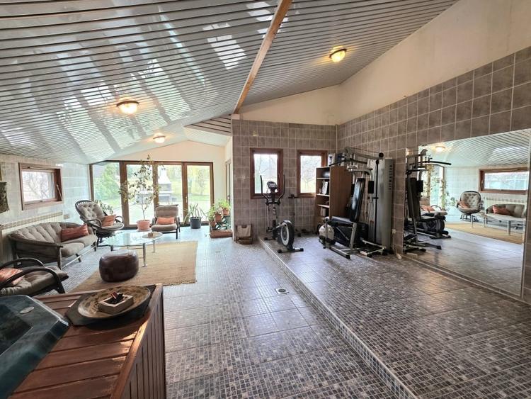 Vila deosebita de vanzare in Otopeni langa ''Ana Aslan'' - arhitectura germana - 40