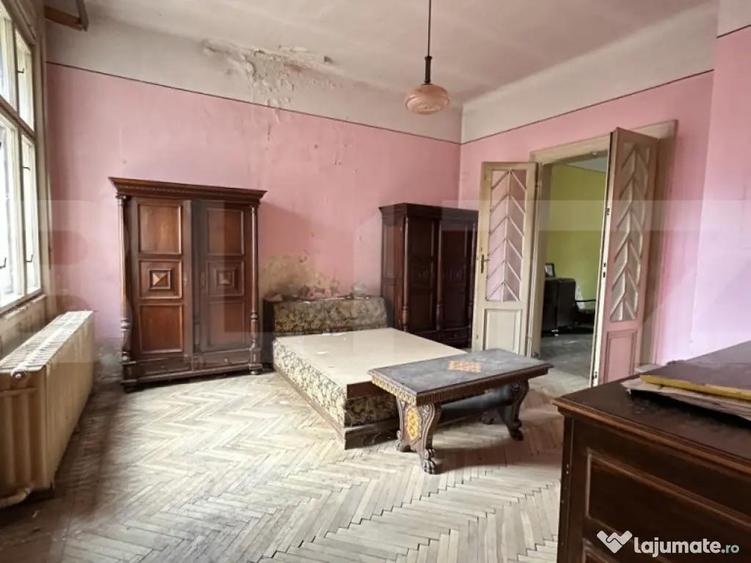 Casa de vanzare, cu 4 camere, demisol 122 mp, zona ultracent - 5