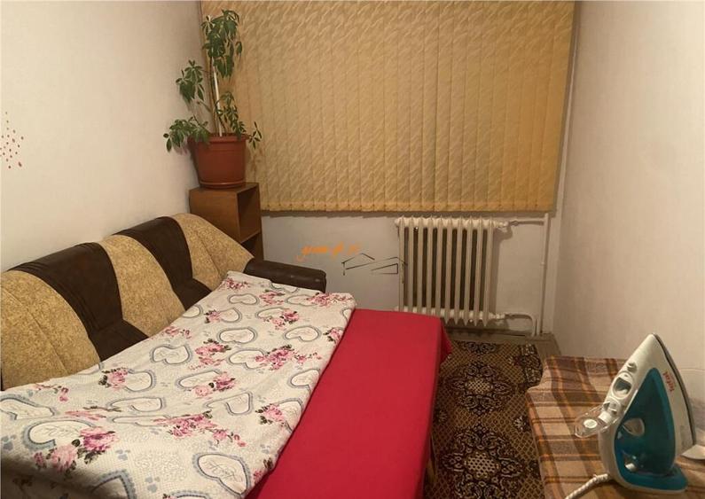 Apartament trei camere , zona Cartier Sud , 55 mp , curat - 2