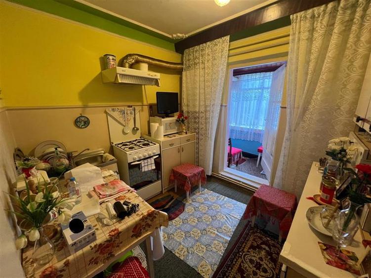 Apartament cu 3 camere decomandat, mobilat în Dancu