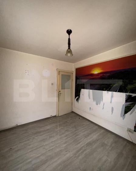 Apartament de vanzare, cu 3 camere, 43 mp, zona Dacia - 4