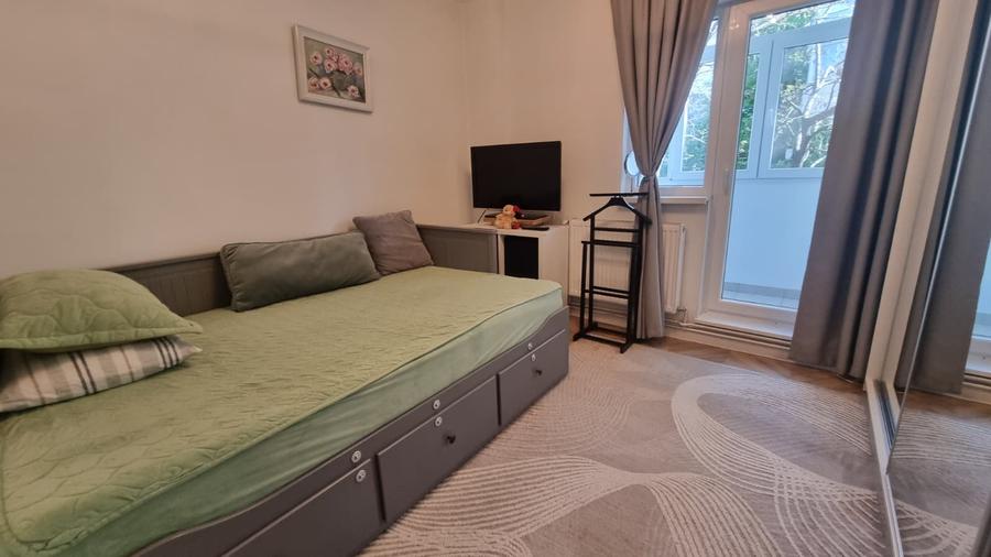Apartament 4 camere, centrală proprie, parcare, 5 min metrou Apărătorii Patriei - 33