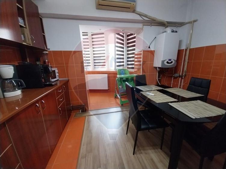 Apartament cu 3 camere  Promenada- Calea Severinului-Toporasi - 9
