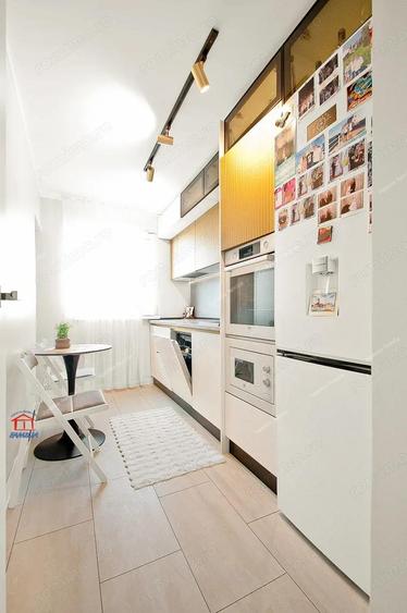 Vanzare apartament cu 3 camere, zona Micro 20 ( Doi Cocosi), mobilat si utilat modern - 2