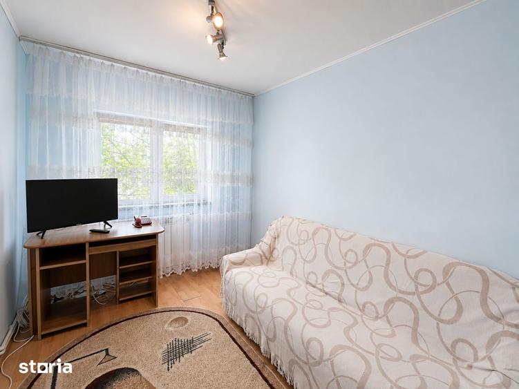 Apartament cu 3 camere semidecomandat în Inel I