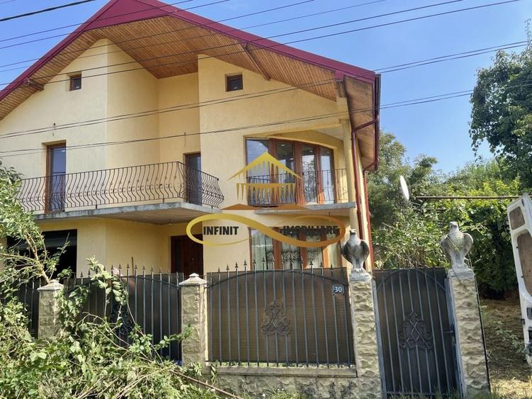 Casa de vanzare in Bacau Negri cu teren de 1000 mp - 1