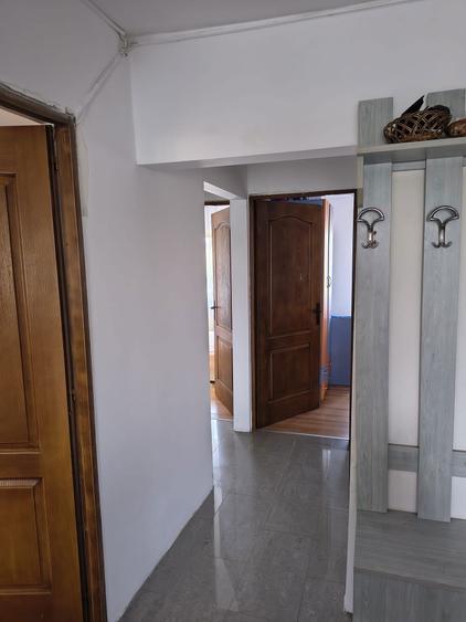 Vand apartament 3camere - 3