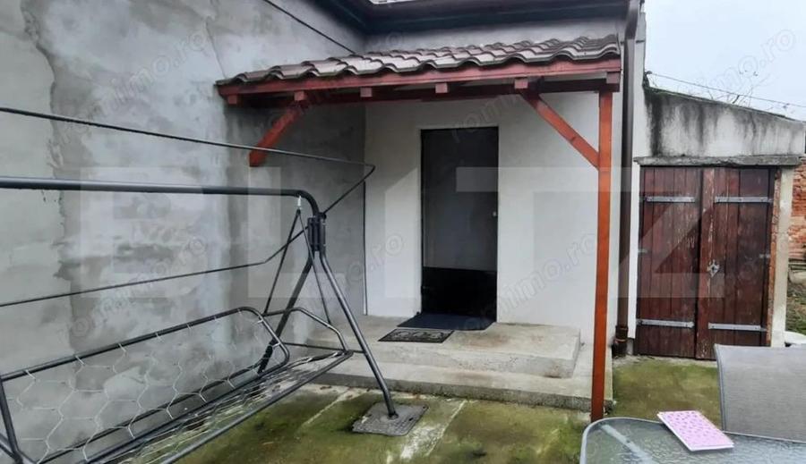 Case de vanzare, curte comuna, 100 mp, zona Titulescu - 3