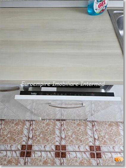 De inchiriat apartament cu 3 camere, zona Centru - 4