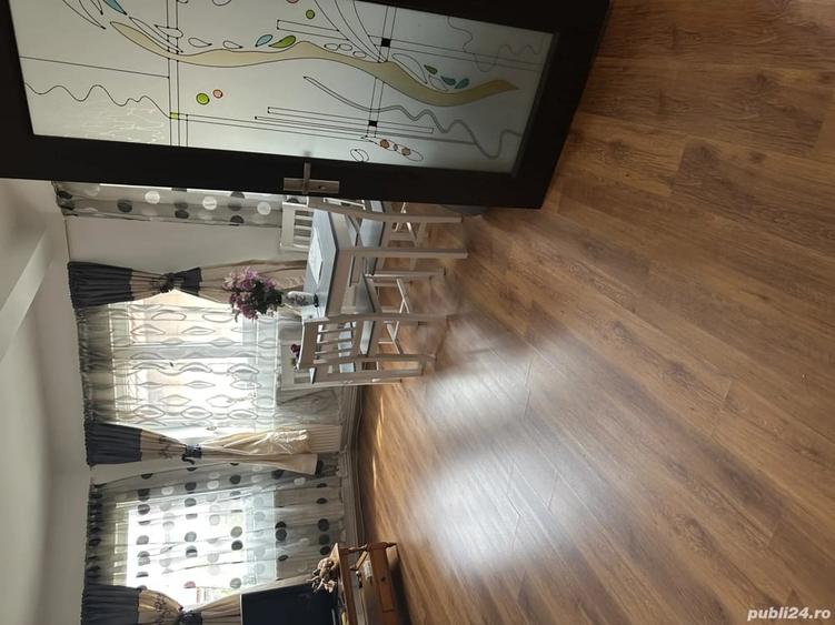 Casă cu 4 camere cu Teren 1480 Mp în Central