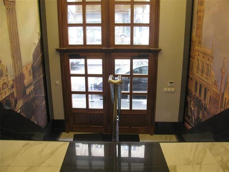 Cladire de birouri si teren de vanzare - 13