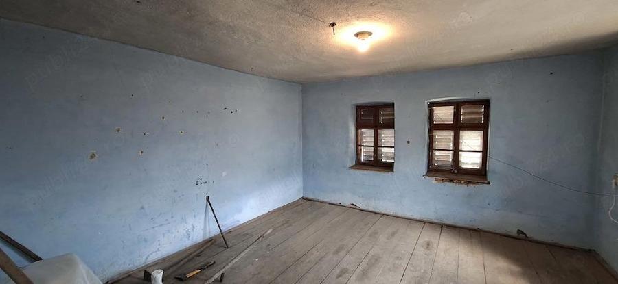 Vand Casa Compusa din 4 Camere - 7