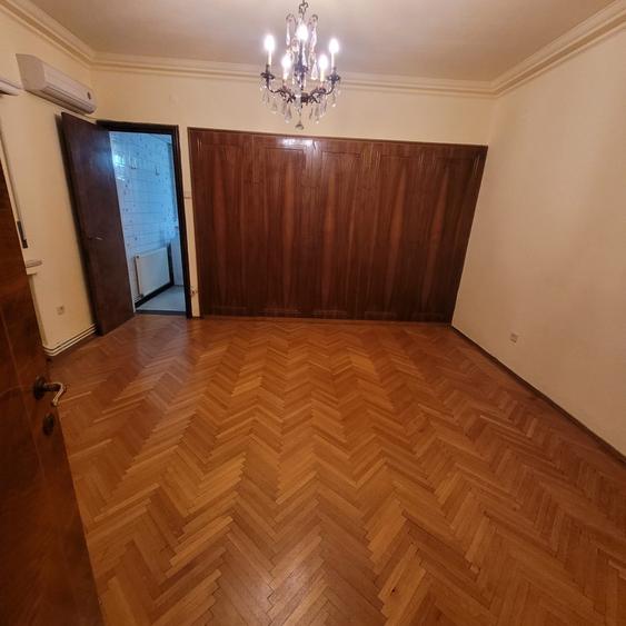 Universitate, Intercontinental, Blocul Roșu - 3