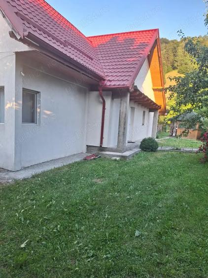 Vanzare casa de vacanta + teren in Moieciu de Jos(jud.Brasov) - 1