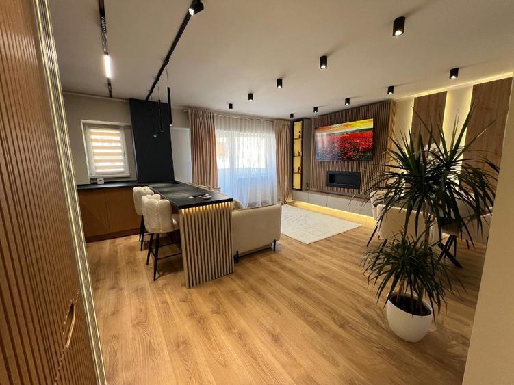 PF vând ap 3 camere Zorilor/Observatorului, două băi, terasă de 20 mp - 1