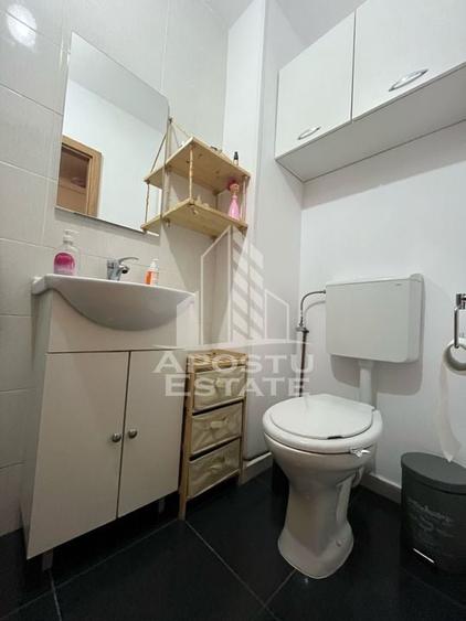 Apartament cu 3 camere,decomandat, 2 bai, etaj intermediar, Girocului - 12