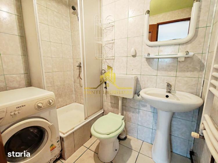 Garsonieră decomandată în Gruia