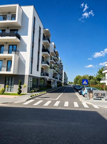Apartament cu 3 camere decomandat, mobilat în Tractorul
