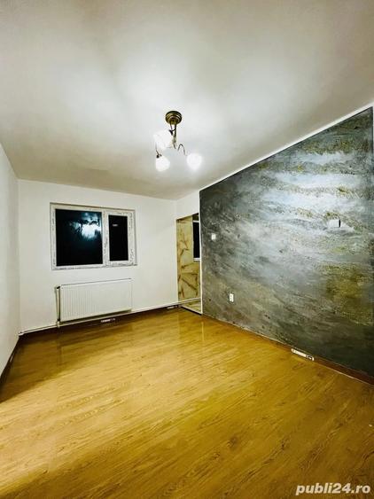 De vanzare Apartament 3 Camere, Etaj 3, Tecuci, Gheorghe Petrascu, Penny Market - 2