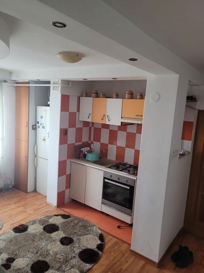De vanzare apartament cu 2 camere - 1