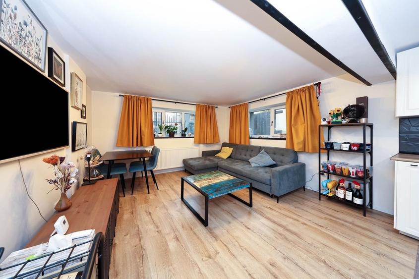 Apartament cu 3 camere la casa | Curte 130 mp | Zona Grivitei strada Vulcan - 1