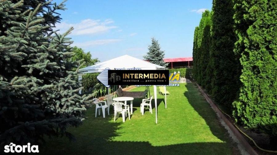 Casă individuală cu 7 camere cu Canalizare în Galtiu