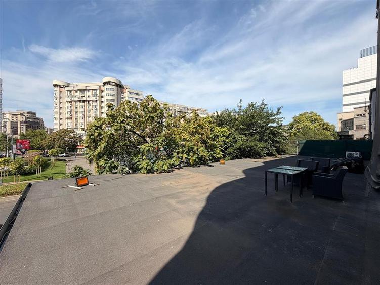 Spațiu comercial, de 538.26000976563 mp, în Central