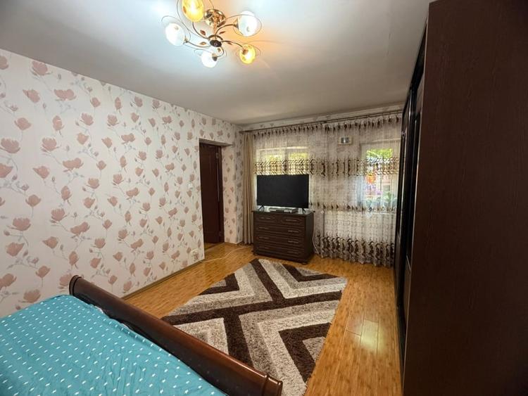 Casă individuală cu 5 camere cu Canalizare în Bucureștii Noi