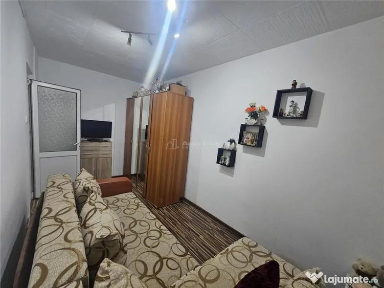 Garsonieră decomandată în Central