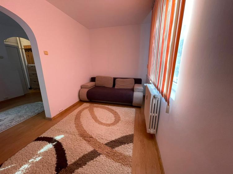 Apartament cu 2 camere nedecomandat în Podu Roș