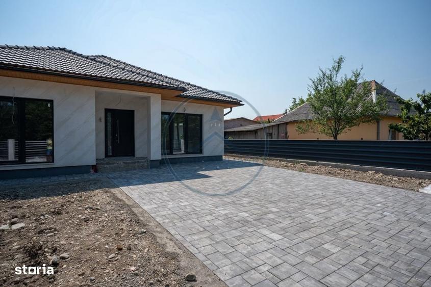 Casă cu 4 camere în Unirea