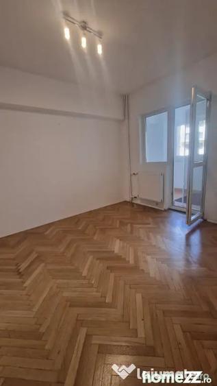 Apartament cu 4 camere decomandat în Universitate