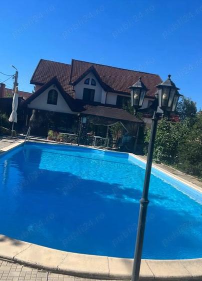 Casă cu 6 camere cu Teren 1000 Mp în Central
