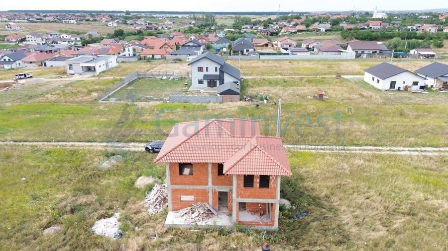 Casă individuală cu 5 camere cu Garaj în Cihei