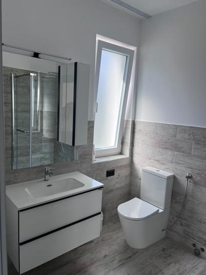 Duplex cu 5 camere cu Canalizare în Central