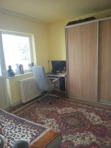 Apartament cu 3 camere nedecomandat în Central