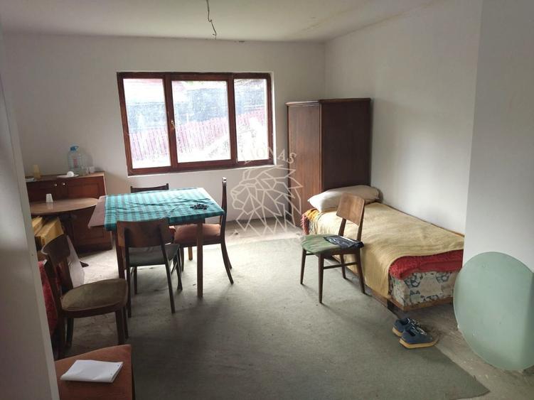 Casă individuală cu 3 camere cu Canalizare în Sud