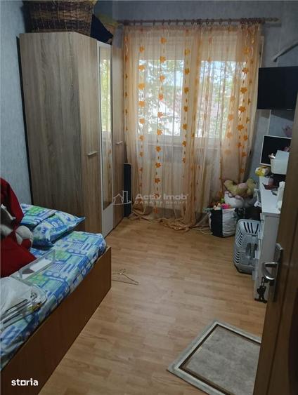 Apartament cu 3 camere decomandat în Central