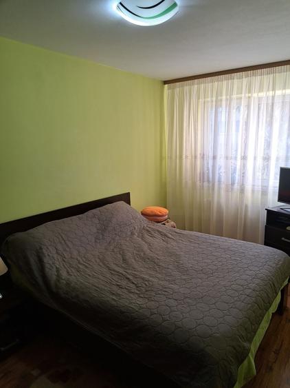 Apartament cu 4 camere semidecomandat în Drumul Carului