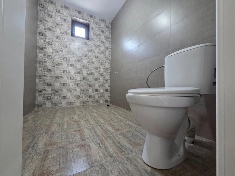 Casă cu Teren 300 Mp în Păcii