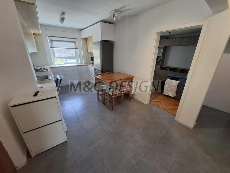 Apartament cu 3 camere decomandat în Dâmbovița