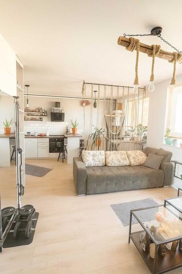 Apartament cu 2 camere decomandat în Est