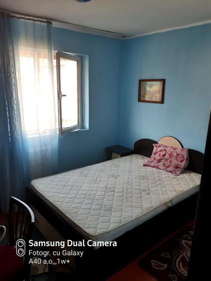 Apartament cu 2 camere decomandat în Polovragi