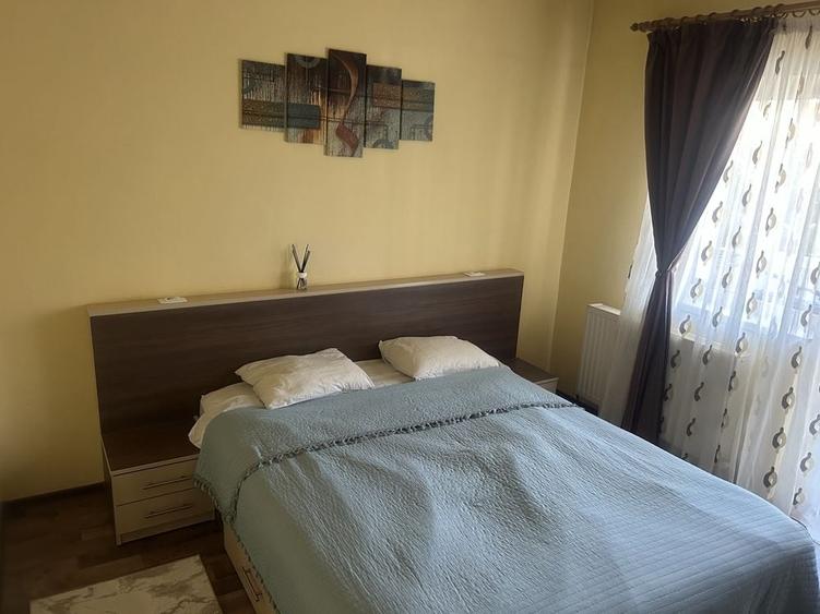 Apartament cu 3 camere decomandat în Drumul Carului
