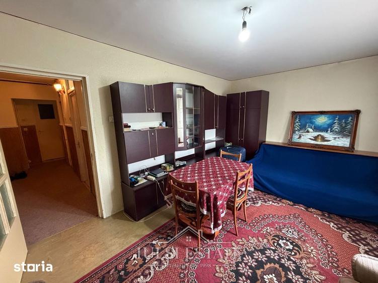 Apartament cu 3 camere decomandat în Cantacuzino