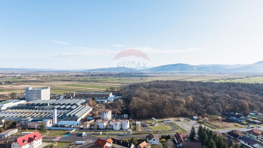 Potential de dezvoltare - Depozit carburanti, Lunca Calnicului, BV - 7