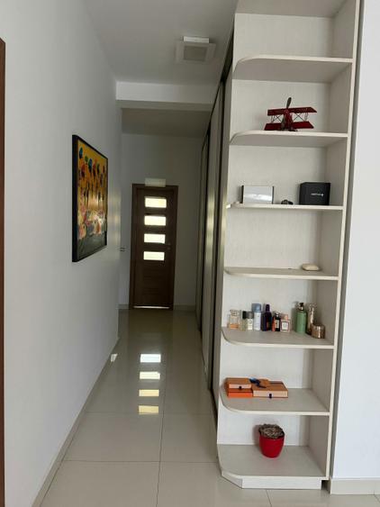 Apartament de inchiriat cu 2 camere si loc de parcare subteran, modern, spatios si luminos, situat intr-un bloc nou pe str. Caracal. - 4