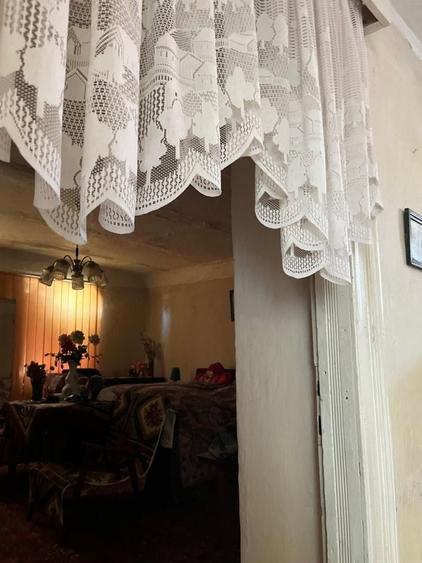 Casă cu 4 camere în Jamu Mare